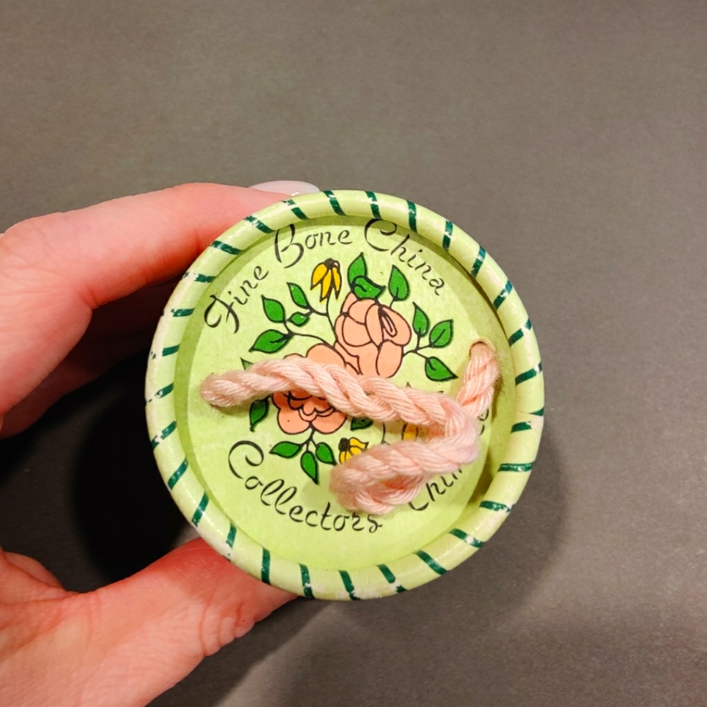 Fine Bone China collector's Thimble